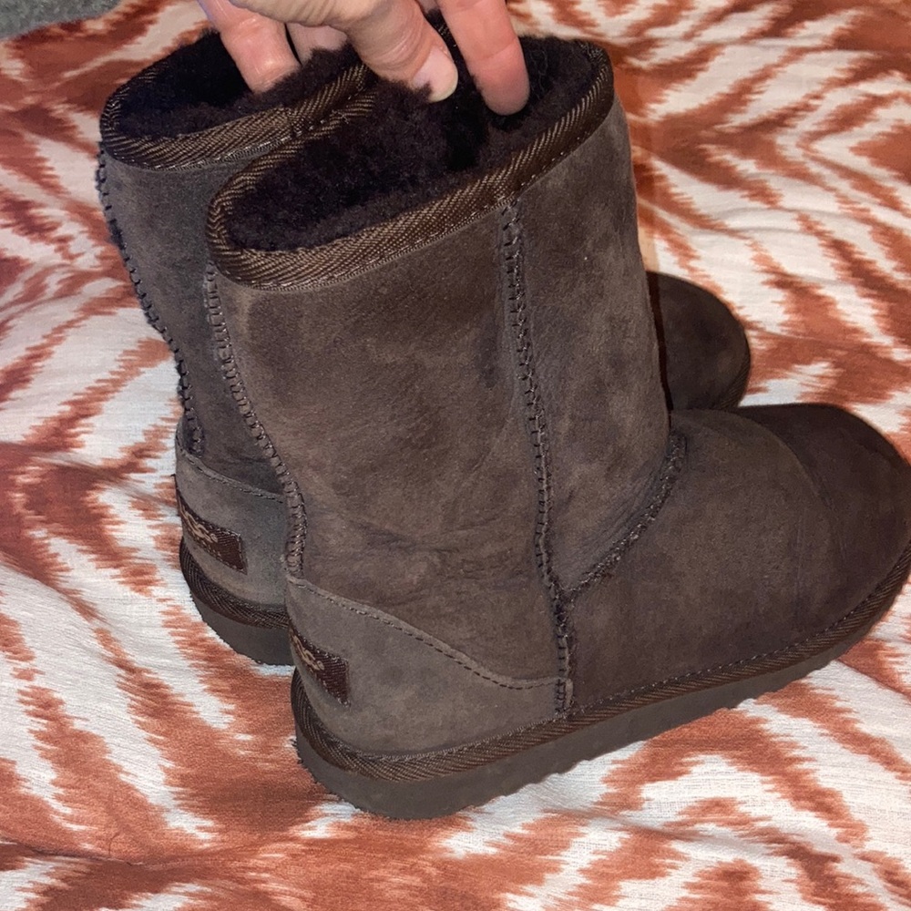 Ugg Classic Short Boots Brown Shearling 5 - Picture 2 of 8